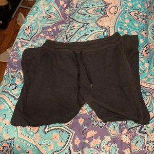 Black jogger/sweatpants with no pockets